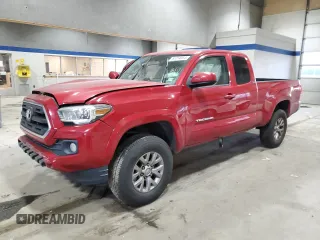 2017 Toyota Tacoma SR z VIN 5TFSX5EN2HX049855, wystawiony jako Copart lot #83254854 z przebiegiem 111 711 mil mil oraz Szkoda całkowita • Salvage title. Historia ofert i sprzedaży dostępna na DreamBid. Obrazek 1.