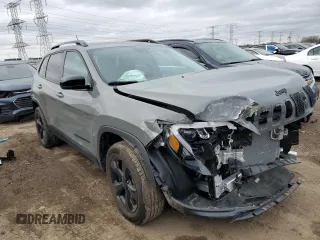 2023 Jeep Cherokee Altitude Lux with VIN 1C4PJMMB8PD105001, listed as a Copart auction lot 43586005 with 5,903 mi miles and Salvage Title. Bid and sale history available at carsss.com. Image 4.