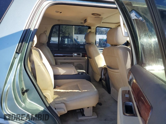 2005 Lincoln Navigator Luxury z VIN 5LMFU27595LJ12256, wystawiony jako Copart lot #88233365 z przebiegiem Nie podano mil oraz Szkoda całkowita • Salvage title. Historia ofert i sprzedaży dostępna na DreamBid. Obrazek 11.