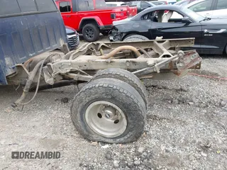 2000 GMC Sierra 3500 z VIN 1GTHK33F9YF413736, wystawiony jako IAAI lot #42197845 z przebiegiem 255 855 mil mil oraz . Historia ofert i sprzedaży dostępna na DreamBid. Obrazek 18.