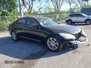 2011 Hyundai Genesis z VIN KMHGC4DFXBU123470, wystawiony jako IAAI lot #41452334 z przebiegiem 121 813 mil mil oraz . Historia ofert i sprzedaży dostępna na DreamBid. Obrazek 1.