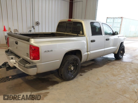 2008 Dodge Dakota SLT with VIN 1D7HW48N18S562245, listed as a IAAI auction lot 40939208 with 230,571 mi miles and . Bid and sale history available at DreamBid. Image 4.