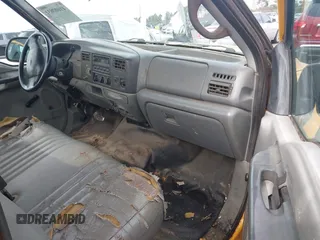 2002 Ford Super Duty F-250 XL with VIN 1FTNF20LX2EB80202, listed as a IAAI auction lot 41607631 with 342,859 mi miles. Bid and sale history available at carsss.com. Image 5.