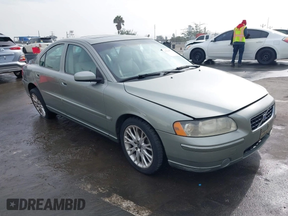 2006 Volvo S60 2.4L Turbo with VIN YV1RS547X62555387, listed as a IAAI auction lot 41216578 with 126,250 mi miles. Bid and sale history available at carsss.com. Image 1.