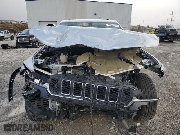 2024 Jeep Grand Cherokee Laredo X with VIN 1C4RJHAGXRC179299, listed as a Copart auction lot 42593375 with 0 mi miles and Salvage Title. Bid and sale history available at carsss.com. Image 5.