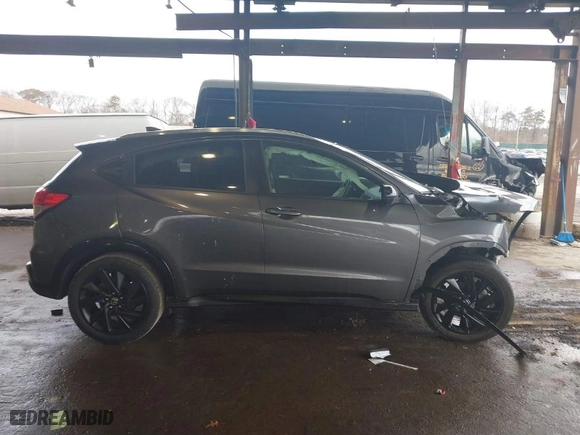2022 Honda HR-V Sport with VIN 3CZRU6H10NM710946, listed as a IAAI auction lot 41741061 with 60,262 mi miles. Bid and sale history available at carsss.com. Image 14.