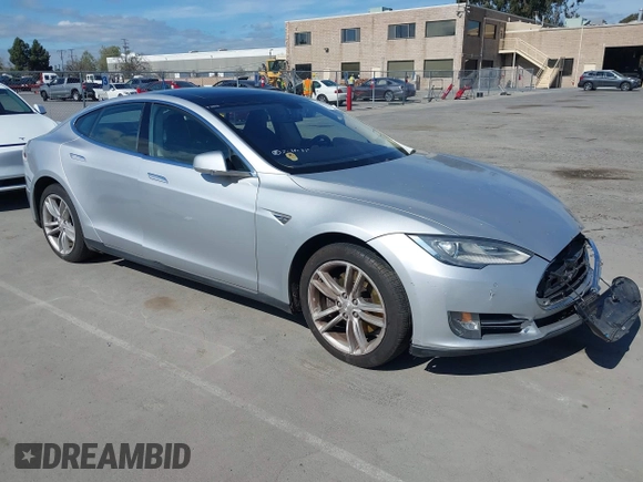 2014 Tesla Model S 60 z VIN 5YJSA1H17EFP43546, wystawiony jako IAAI lot #41896443 z przebiegiem Nie podano mil oraz . Historia ofert i sprzedaży dostępna na DreamBid. Obrazek 1.