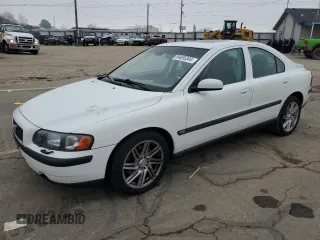 2004 Volvo S60 with VIN YV1RH59H042391516, listed as a Copart auction lot 84055344 with 183,497 mi miles and Salvage Title. Bid and sale history available at carsss.com. Image 1.