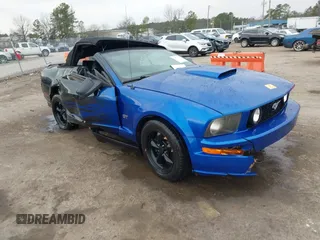 2007 Ford Mustang GT Deluxe with VIN 1ZVHT85H875279327, listed as a IAAI auction lot 41677110 with Not Provided miles and . Bid and sale history available at carsss.com. Image 1.