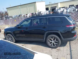 2024 Jeep Grand Cherokee Limited z VIN 1C4RJKBG3R8549670, wystawiony jako IAAI lot #42685618 z przebiegiem 41 868 mil mil oraz . Historia ofert i sprzedaży dostępna na DreamBid. Obrazek 14.