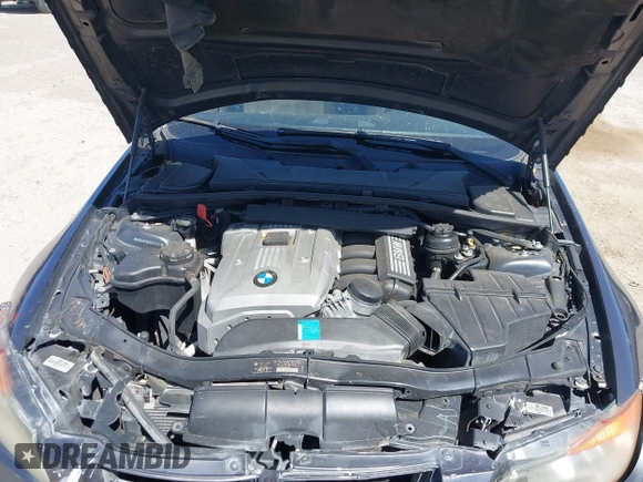 2006 BMW 3 Series 325i with VIN WBAVB13506KX51462, listed as a IAAI auction lot 41811523 with Not Provided miles. Bid and sale history available at carsss.com. Image 10.