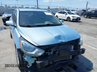 2012 Hyundai Accent GLS z VIN KMHCU4AE1CU057299, wystawiony jako IAAI lot #42130443 z przebiegiem 65 901 mil mil oraz . Historia ofert i sprzedaży dostępna na DreamBid. Obrazek 6.
