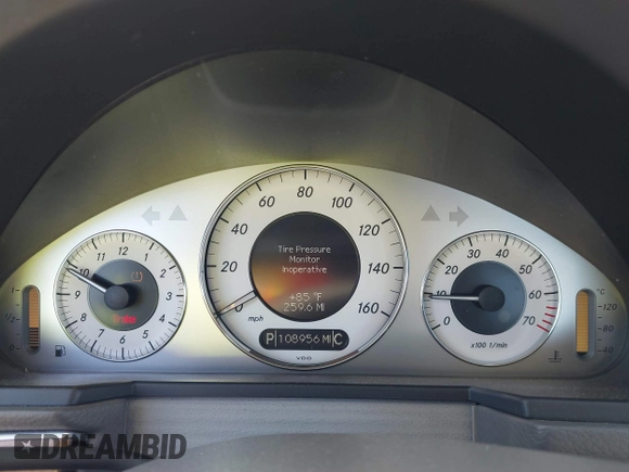 2008 Mercedes-Benz E-Class Luxury 3.5L with VIN WDBUF56X48B332250, listed as a IAAI auction lot 41824221 with 108,956 mi miles. Bid and sale history available at carsss.com. Image 7.