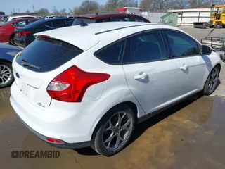 2013 Ford Focus SE with VIN 1FADP3K29DL157601, listed as a IAAI auction lot 41710924 with 177,729 mi miles. Bid and sale history available at carsss.com. Image 4.