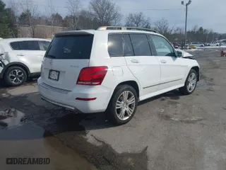 2015 Mercedes-Benz GLK-Class GLK 350 with VIN WDCGG8JBXFG382654, listed as a IAAI auction lot 41540238 with 142,759 mi miles. Bid and sale history available at carsss.com. Image 4.