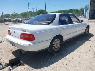 1993 Acura Legend L with VIN JH4KA7668PC025178, listed as a IAAI auction lot 41990390 with 187,755 mi miles and . Bid and sale history available at DreamBid. Image 4.