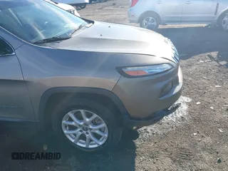 2018 Jeep Cherokee Latitude Plus with VIN 1C4PJMLB7JD576453, listed as a IAAI auction lot 41875382 with 81,298 mi miles. Bid and sale history available at carsss.com. Image 18.