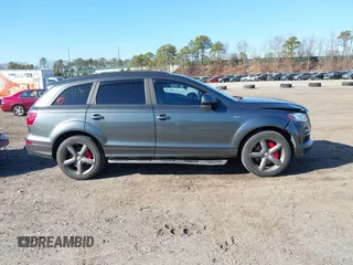 2015 Audi Q7 3.0T S line Prestige with VIN WA1DGAFE8FD015458, listed as a IAAI auction lot 41753940 with 62,233 mi miles. Bid and sale history available at carsss.com. Image 13.