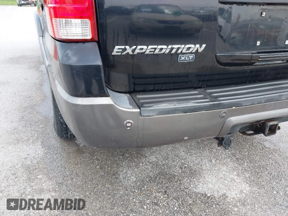 2004 Ford Expedition Special Service with VIN 1FMFU16L64LA12109, listed as a IAAI auction lot 42279053 with 210,236 mi miles and . Bid and sale history available at DreamBid. Image 12.