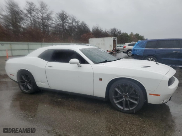 2019 Dodge Challenger R/T Scat Pack with VIN 2C3CDZFJ6KH618576, listed as a Copart auction lot 82275274 with 43,048 mi miles and Salvage Title. Bid and sale history available at carsss.com. Image 4.