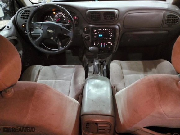 2005 Chevrolet TrailBlazer LS with VIN 1GNDT13S752383370, listed as a Copart auction lot 46460625 with 167,998 mi miles and Non Repairable. Bid and sale history available at carsss.com. Image 8.