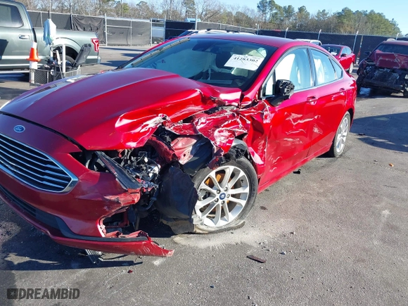 2020 Ford Fusion SE with VIN 3FA6P0HD1LR183903, listed as a IAAI auction lot 41283302 with 137,136 mi miles. Bid and sale history available at carsss.com. Image 18.