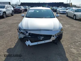 2019 Nissan Altima 2.5 S with VIN 1N4BL4BW0KC142252, listed as a IAAI auction lot 41722876 with 28,677 mi miles. Bid and sale history available at carsss.com. Image 6.