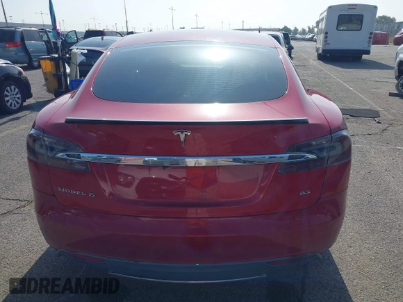 2014 Tesla Model S 60 z VIN 5YJSA1H16EFP42727, wystawiony jako IAAI lot #42544475 z przebiegiem 166 877 mil mil oraz . Historia ofert i sprzedaży dostępna na DreamBid. Obrazek 17.