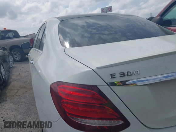 2017 Mercedes-Benz E 300 Luxury with VIN WDDZF4JB3HA272602, listed as a IAAI auction lot 41884174 with 73,659 mi miles and . Bid and sale history available at DreamBid. Image 3.