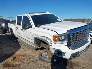 2017 GMC Sierra 2500HD Denali with VIN 1GT12UEG5HF177129, listed as a IAAI auction lot 41253163 with 183,743 mi miles. Bid and sale history available at carsss.com. Image 13.