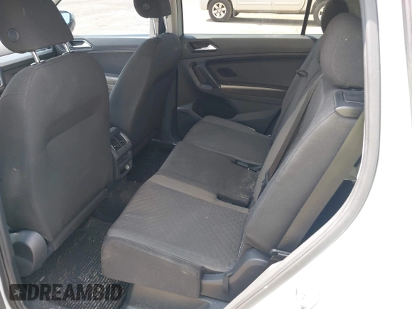 2018 Volkswagen Tiguan S с VIN 3VV1B7AX5JM097778, выставлен на аукционе IAAI как лот 42384582 с пробегом 244 180 миль миль и . История ставок и продаж доступна на DreamBid. Изображение 8.