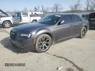 2016 Chrysler 300 S z VIN 2C3CCABG6GH167834, wystawiony jako Copart lot #48224735 z przebiegiem 93 777 mil mil oraz Szkoda całkowita • Salvage title. Historia ofert i sprzedaży dostępna na DreamBid. Obrazek 1.