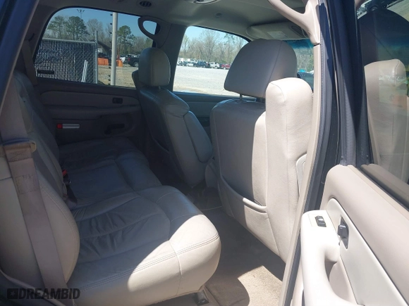2002 Chevrolet Tahoe LT with VIN 1GNEC13Z42R245581, listed as a IAAI auction lot 41810788 with 228,166 mi miles. Bid and sale history available at carsss.com. Image 8.