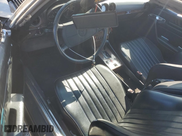 1986 Mercedes-Benz 560 SL z VIN WDBBA48D9GA049186, wystawiony jako Copart lot #76962434 z przebiegiem 93 967 mil mil oraz Nie do naprawy. Historia ofert i sprzedaży dostępna na DreamBid. Obrazek 8.