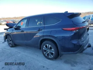 2021 Toyota Highlander XLE with VIN 5TDGZRBH5MS107592, listed as a Copart auction lot 54140165 with 4,957 mi miles and Salvage title. Bid and sale history available at DreamBid. Image 2.