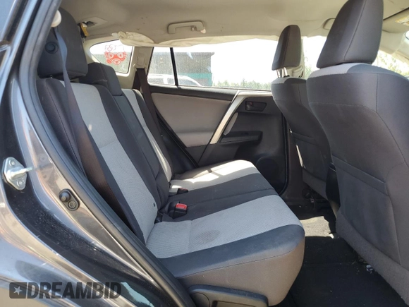 2015 Toyota RAV4 LE z VIN JTMBFREV4FD117615, wystawiony jako Copart lot #59892855 z przebiegiem 174 816 mil mil oraz Szkoda całkowita • Salvage title. Historia ofert i sprzedaży dostępna na DreamBid. Obrazek 11.