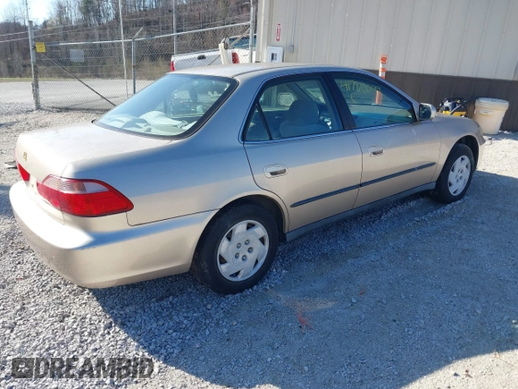 2000 Honda Accord LX z VIN 1HGCG1644YA057186, wystawiony jako IAAI lot #41780299 z przebiegiem 153 612 mil mil oraz . Historia ofert i sprzedaży dostępna na DreamBid. Obrazek 4.