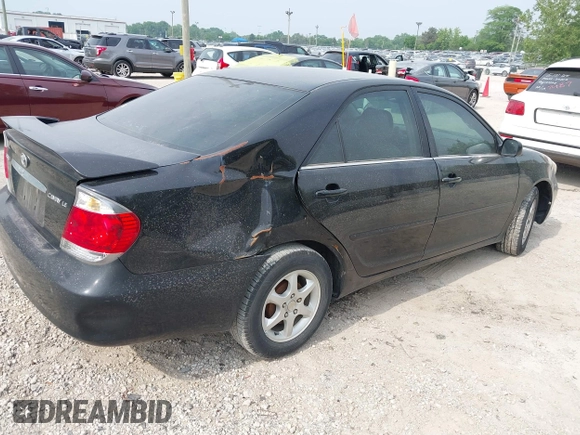 2005 Toyota Camry STD z VIN 4T1BE32K35U016571, wystawiony jako IAAI lot #42496809 z przebiegiem 179 290 mil mil oraz . Historia ofert i sprzedaży dostępna na DreamBid. Obrazek 4.