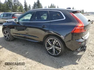 2018 Volvo XC60 R-Design z VIN YV4A22RM8J1000966, wystawiony jako Copart lot #56019245 z przebiegiem 69 195 mil mil oraz Szkoda całkowita • Salvage title. Historia ofert i sprzedaży dostępna na DreamBid. Obrazek 2.