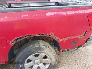 2005 Nissan Titan SE z VIN 1N6BA07B25N569257, wystawiony jako IAAI lot #42272847 z przebiegiem 96 935 mil mil oraz . Historia ofert i sprzedaży dostępna na DreamBid. Obrazek 6.
