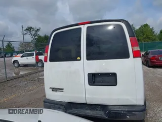 2015 Chevrolet Express Passenger LT с VIN 1GAZG1FG8F1119472, выставлен на аукционе IAAI как лот 42115275 с пробегом 248 382 миль миль и . История ставок и продаж доступна на DreamBid. Изображение 16.