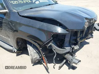 2024 Jeep Wagoneer Series II с VIN 1C4SJRBP1RS177002, выставлен на аукционе IAAI как лот 42575347 с пробегом 27 614 миль миль и . История ставок и продаж доступна на DreamBid. Изображение 17.