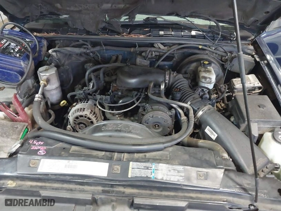 2003 Chevrolet S-10 with VIN 1GCCS19X238169679, listed as a IAAI auction lot 41842156 with 83,940 mi miles. Bid and sale history available at carsss.com. Image 10.