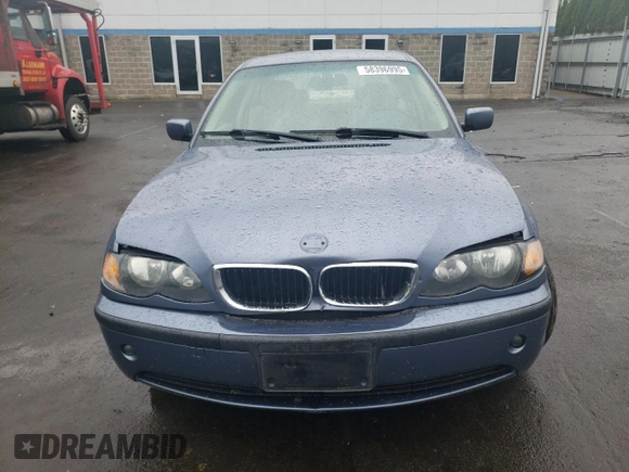 2002 BMW 3 Series 325xi with VIN WBAEU33402PF71539, listed as a Copart auction lot 58396995 with 154,644 mi miles and Salvage title. Bid and sale history available at DreamBid. Image 5.
