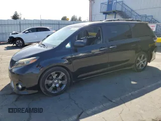 2016 Toyota Sienna SE with VIN 5TDXK3DC1GS699645, listed as a Copart auction lot 59559395 with 156,318 mi miles and Salvage title. Bid and sale history available at DreamBid. Image 1.