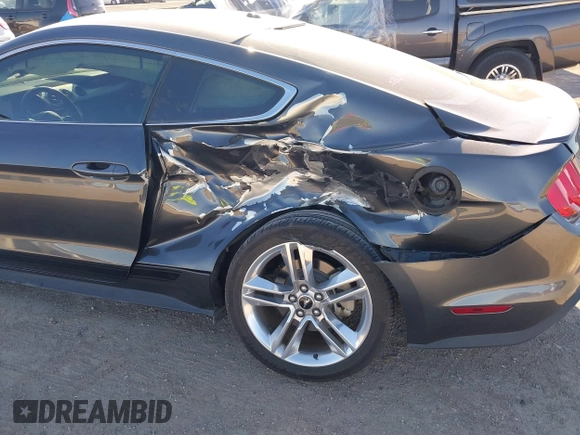 2019 Ford Mustang EcoBoost with VIN 1FA6P8TH7K5154190, listed as a IAAI auction lot 41386490 with 43,527 mi miles and . Bid and sale history available at carsss.com. Image 6.