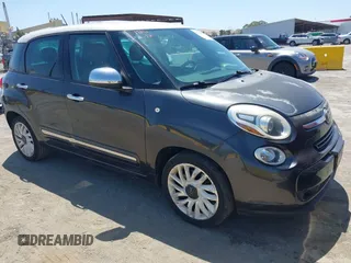 2014 FIAT 500L Lounge z VIN ZFBCFACH9EZ005710, wystawiony jako IAAI lot #42508508 z przebiegiem 96 652 mil mil oraz . Historia ofert i sprzedaży dostępna na DreamBid. Obrazek 1.