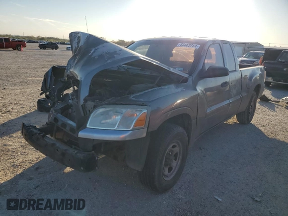 2008 Mitsubishi Raider LS z VIN 1Z7HC22KX8S609878, wystawiony jako Copart lot #85869764 z przebiegiem 163 672 mil mil oraz Szkoda całkowita • Salvage title. Historia ofert i sprzedaży dostępna na DreamBid. Obrazek 1.