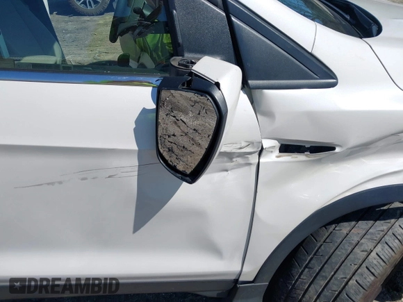 2017 Ford Escape SE with VIN 1FMCU0GD1HUA87904, listed as a IAAI auction lot 41790108 with 103,656 mi miles. Bid and sale history available at carsss.com. Image 6.