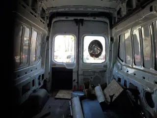 2015 Ford Transit с VIN 1FTYR2XG9FKA54112, выставлен на аукционе Copart как лот 42749945 с пробегом 165 634 миль миль и Списание • Salvage title. История ставок и продаж доступна на DreamBid. Изображение 10.